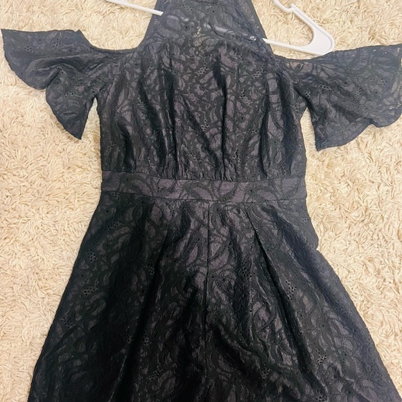 bCBG Generation Black lace romper size 2 nwt - Picture 9 of 10